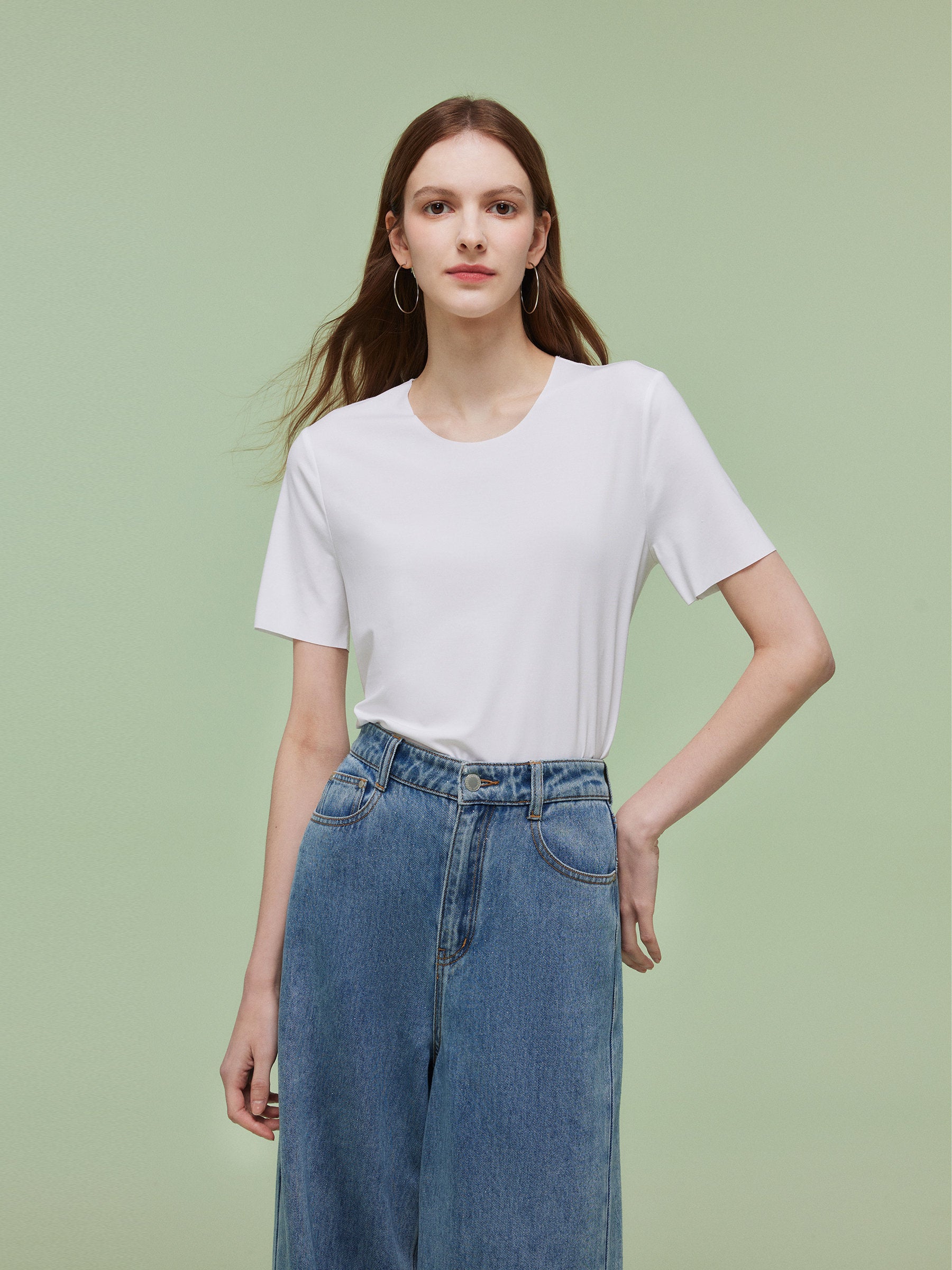 Two-pack (Black & White) Modal Round Neck Unisex T-Shirt GOELIA