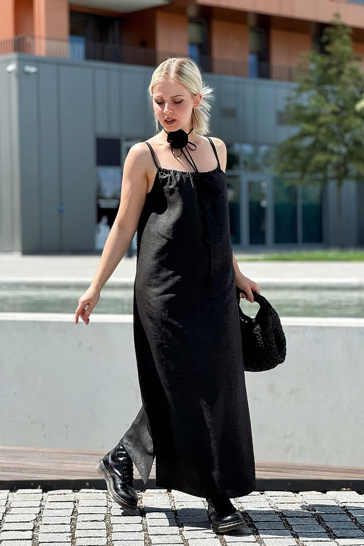 a-line scoop neck floor-length chiffon lace bridesmaid dress A-line Scoop Illusion Floor-Length Lace Chiffon Mother of the Bride Dr –  RoseProm main image 0