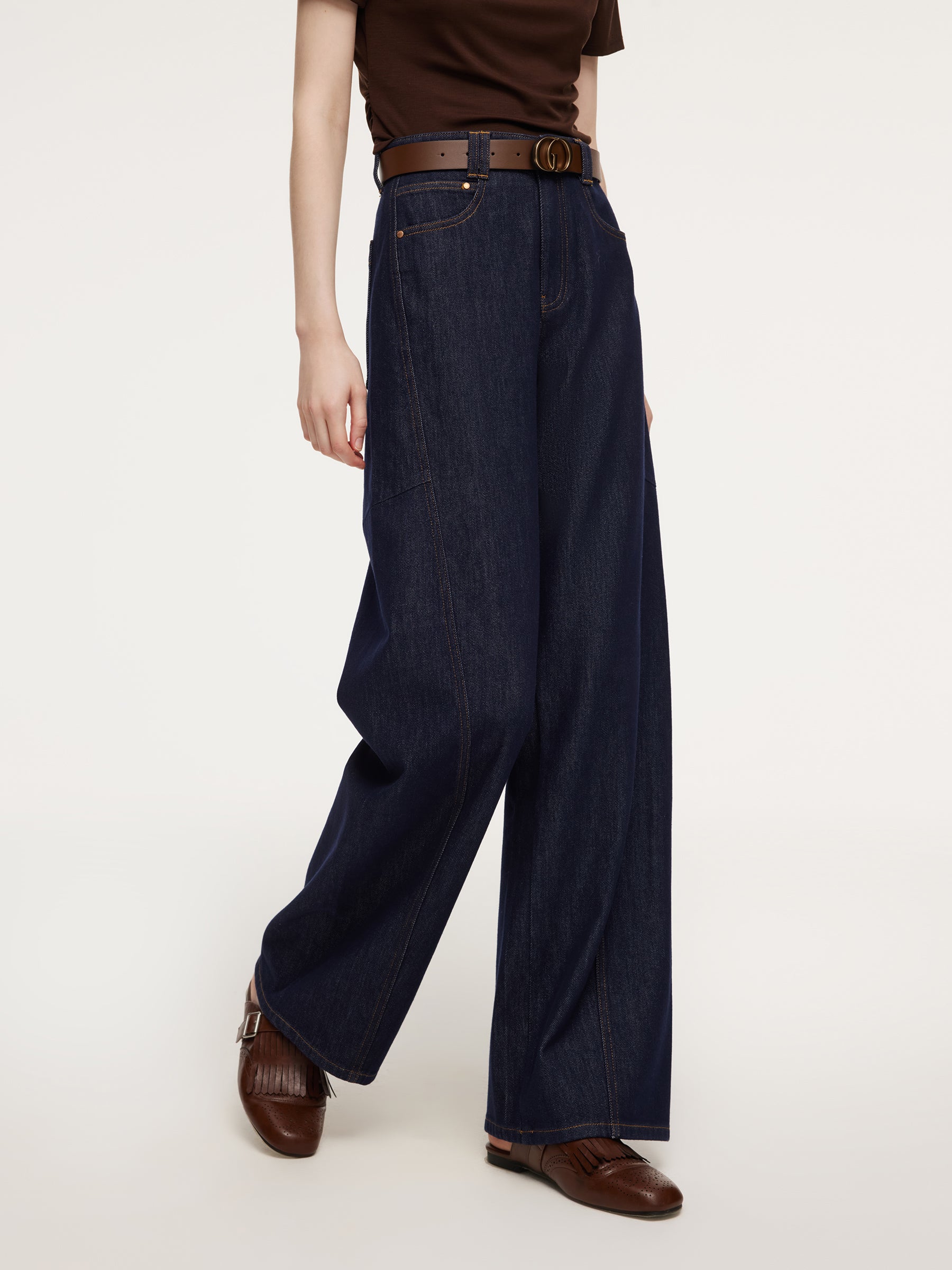 [Preview] Denim Curved-Leg Women Jeans With GO Letter Leather Belt GOELIA