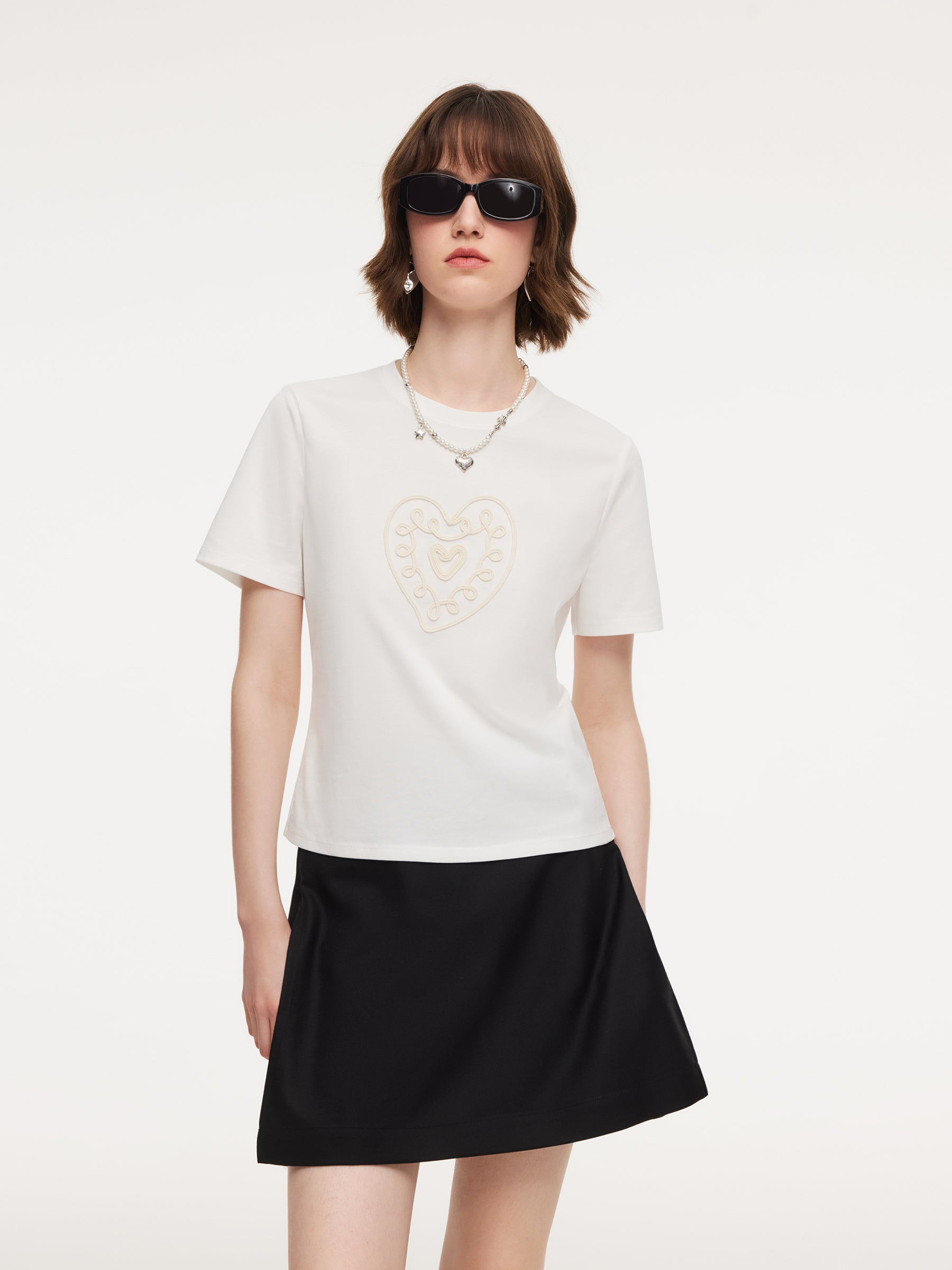[Preview] Cotton Blend Round Neck Embroidered Women T-Shirt GOELIA