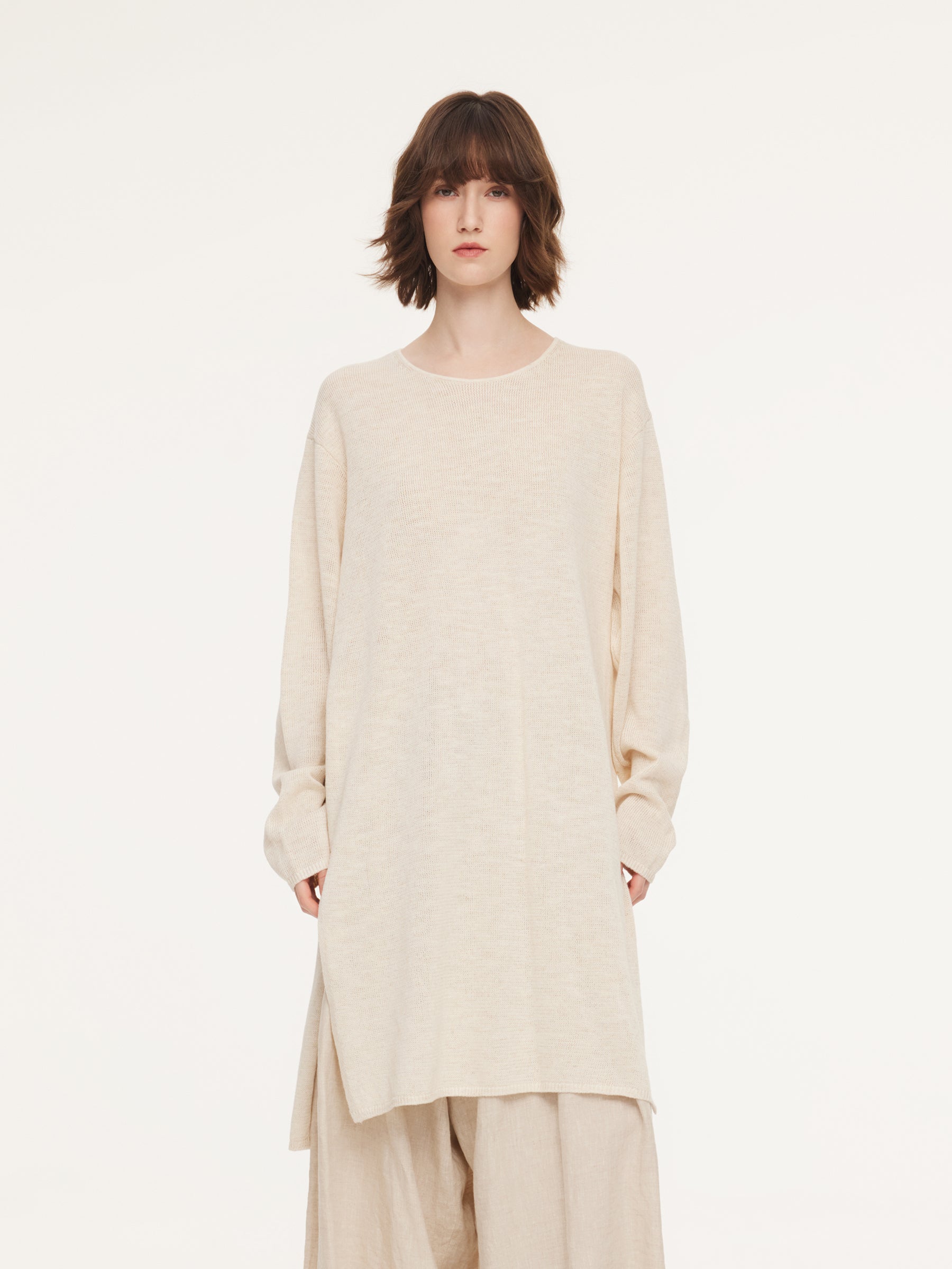 Loose Fit H-Line Round Neck Unisex Sweater GOELIA