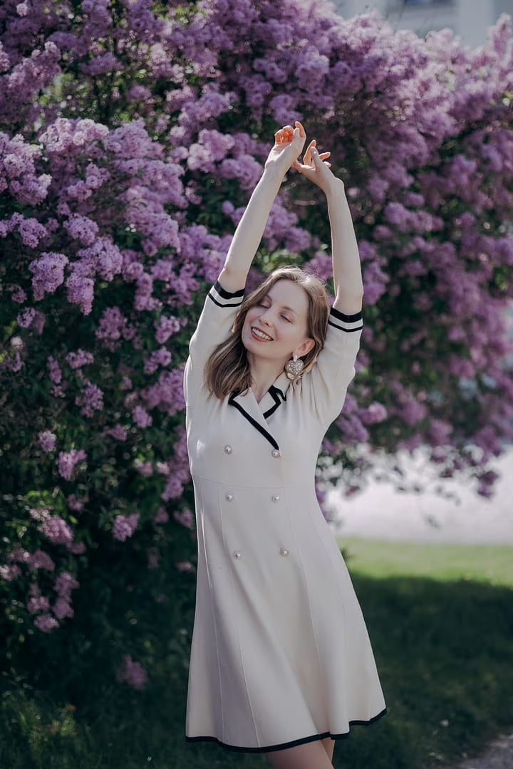 How to Style Beige Dresses? GOELIA How to Style Beige Dresses? GOELIA