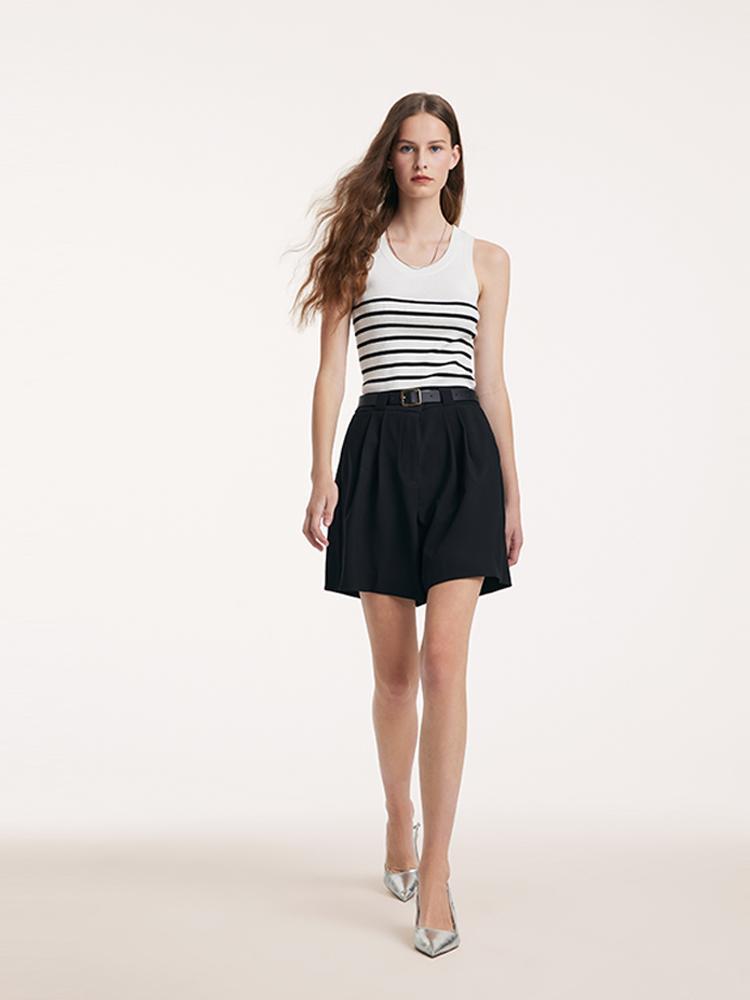 あみ【自宅試着のみ】Carette Belted Twill Short Pleated Trouser Shorts - Neutral | Levi's® KZ