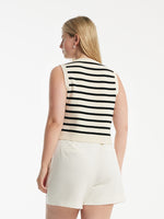 White Loose A-Line Shorts With Belt GOELIA