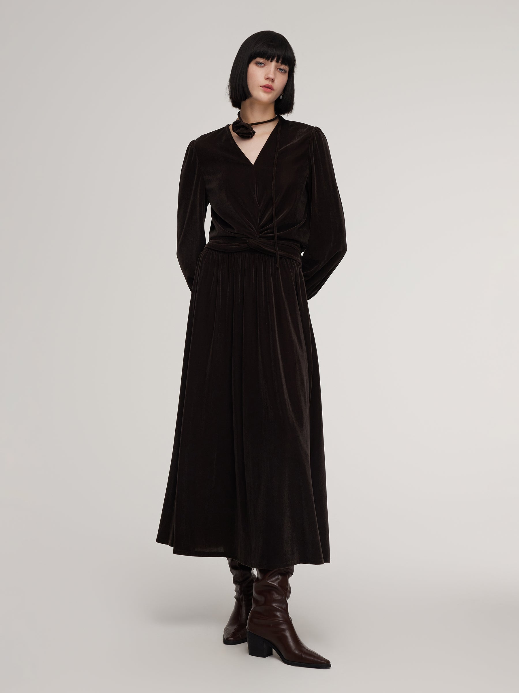 [Preview] Velvet Twist Front Knit Top And Skirt Two-Piece Set With Floral Choker GOELIA