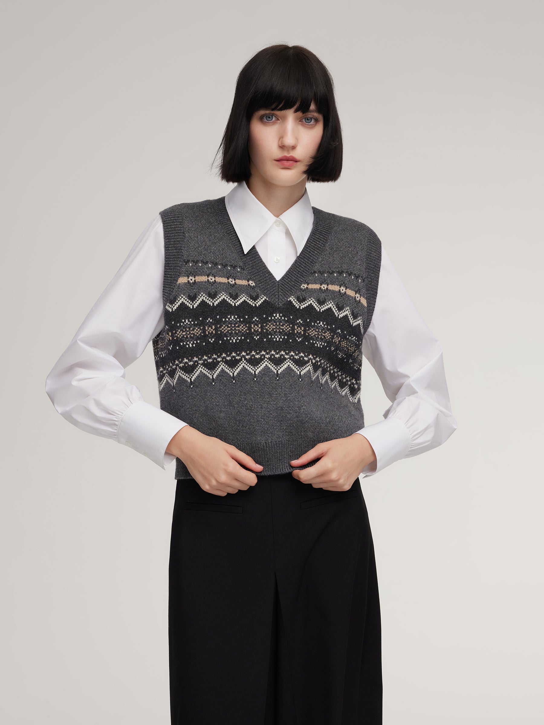 Wool Blend Jacquard V-Neck Women Knit Vest GOELIA