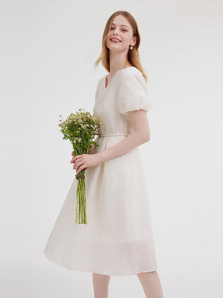 How to Style a White Dress?  GOELIA