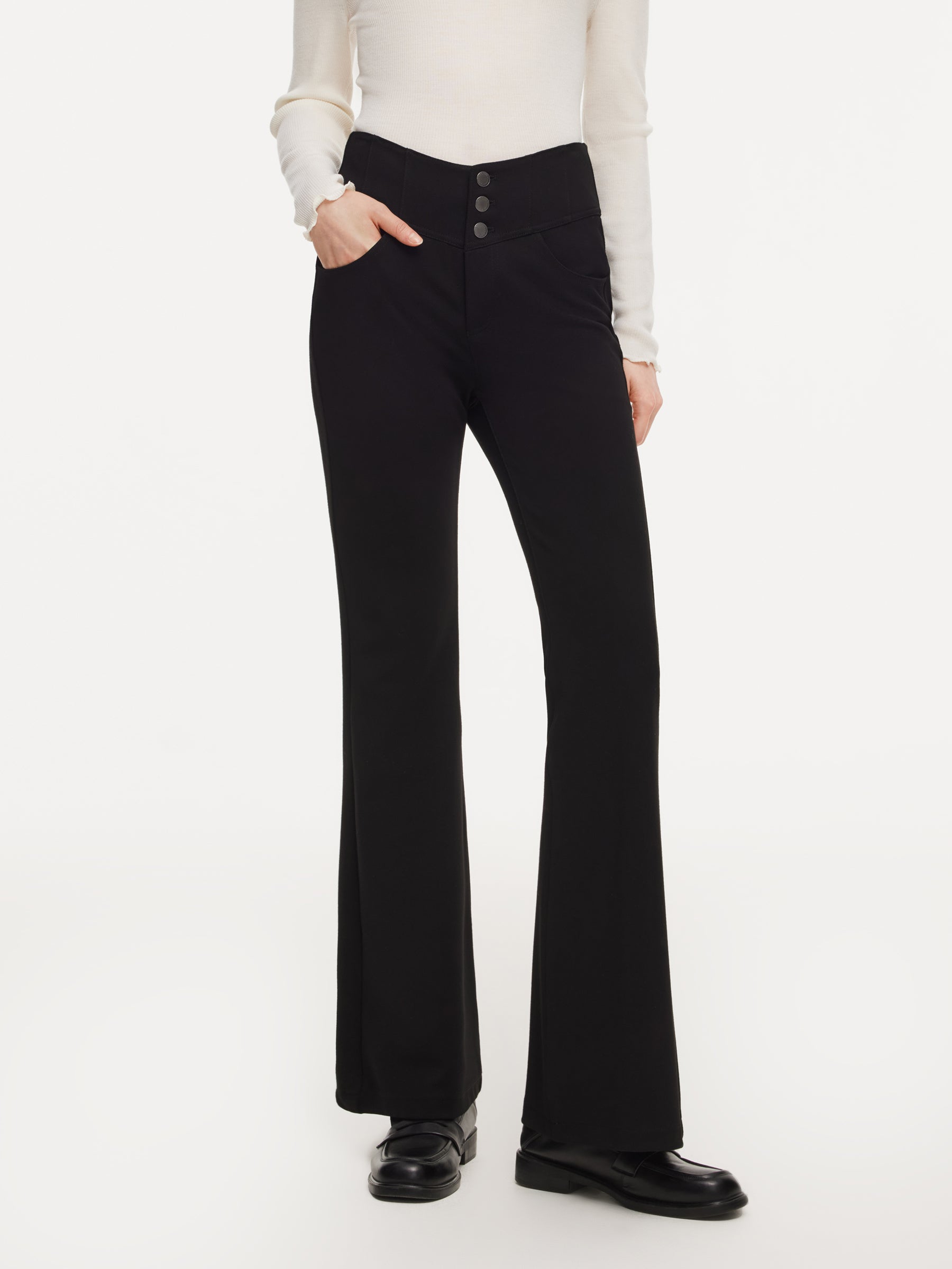 [Preview] Gathered Waisted Women Micro-Flared Jeans GOELIA