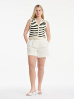 White Loose A-Line Shorts With Belt GOELIA