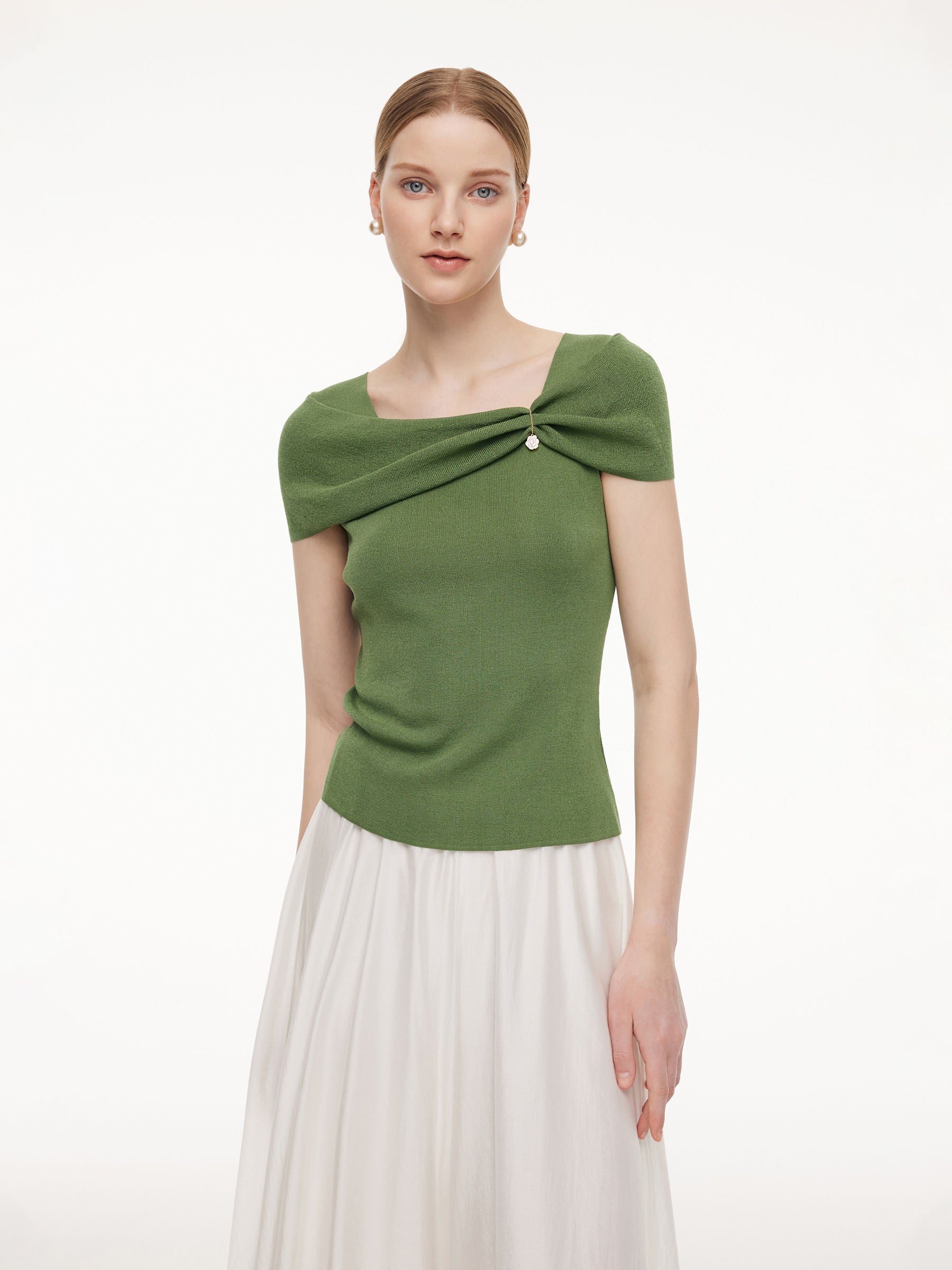 Lyocell Blend Off Shoulder Women Knit Top With Detachable Magnetic Flower GOELIA