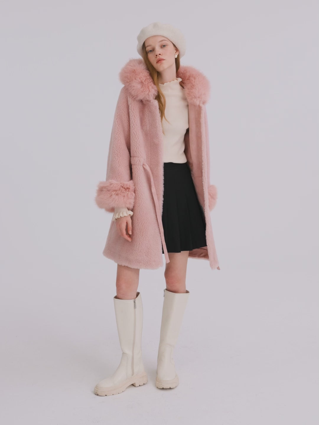 Manteau rose mi-long en velours froncé avec attaches réglables